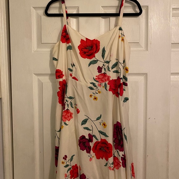 Old Navy Dresses & Skirts - Floral/Cream Cami Dress